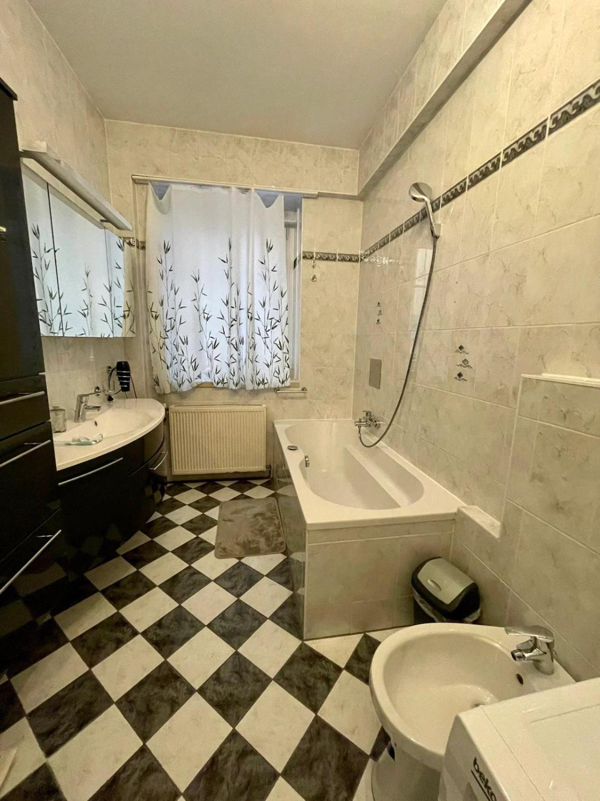 Gemuetliche Wohnung Mit Super Lage Vienna Exterior photo